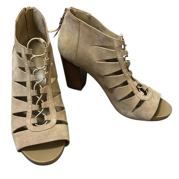MICHAEL Michael Kors Elsie Cutout Lace-Up Suede Bootie Size 9.5 - Picture 15 of 16